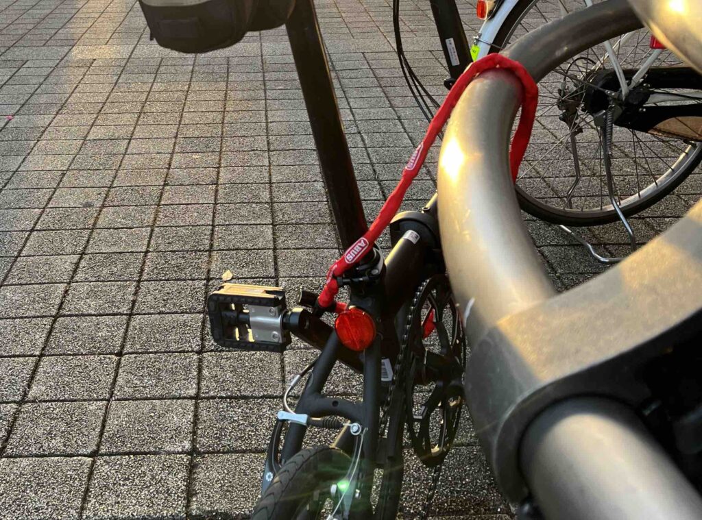 BROMPTON】高額な折りたたみ自転車を盗難から守るには頑丈な鍵が必要